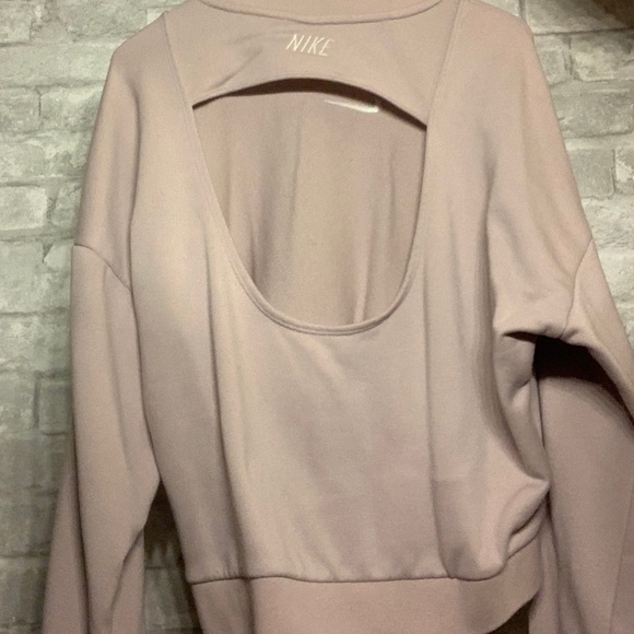 Baby pink Nike running crew neck - Picture 3 of 6